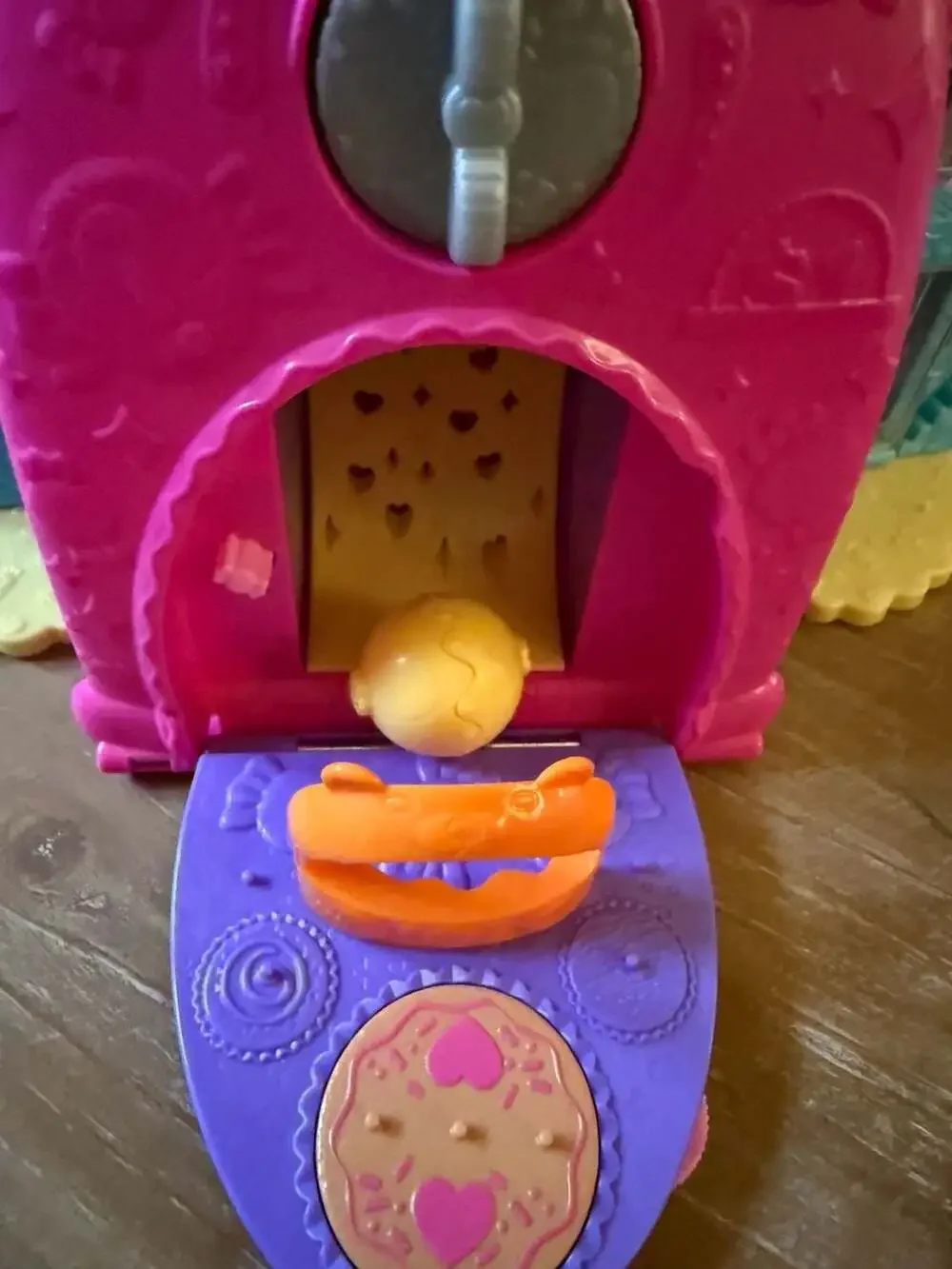 Polly Pocket Gumball Bear 12